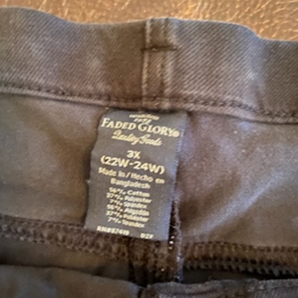 Striped Top and Black Leggings - Picture 9 of 11